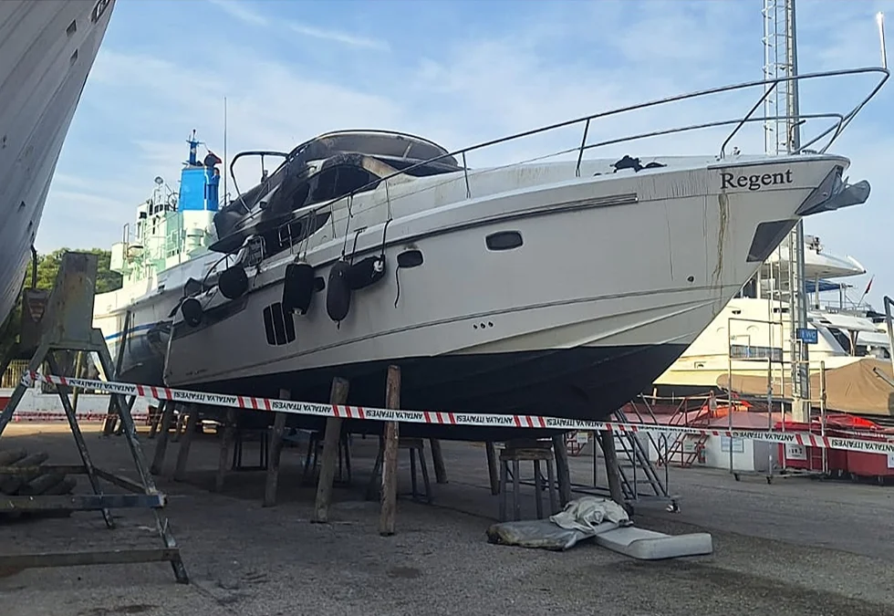 2009 MODEL FAIRLINE 48 MOTORYAT